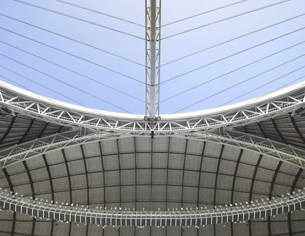 Projeto de Zaha Hadid, primeiro estádio para a Copa de 2022 é inaugurado (Foto: FOTOS HUFTON CROW / DIVULGAÇÃO)