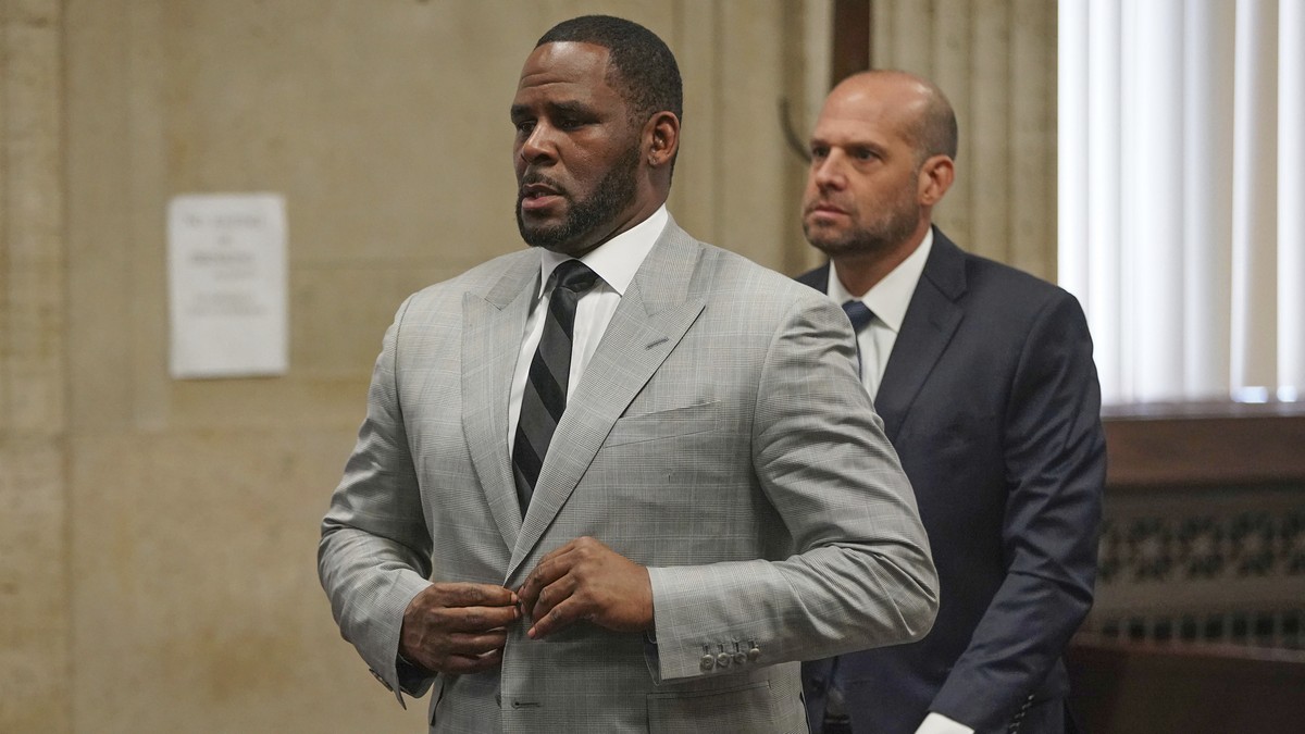 Caso R. Kelly: Primeiro homem a acusar cantor de abuso sexual testemunha em tribunal | Pop & Arte