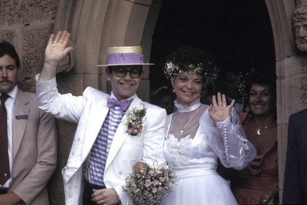 Elton John é processado por ex-mulher 32 anos após divórcio - Monet | Celebridades