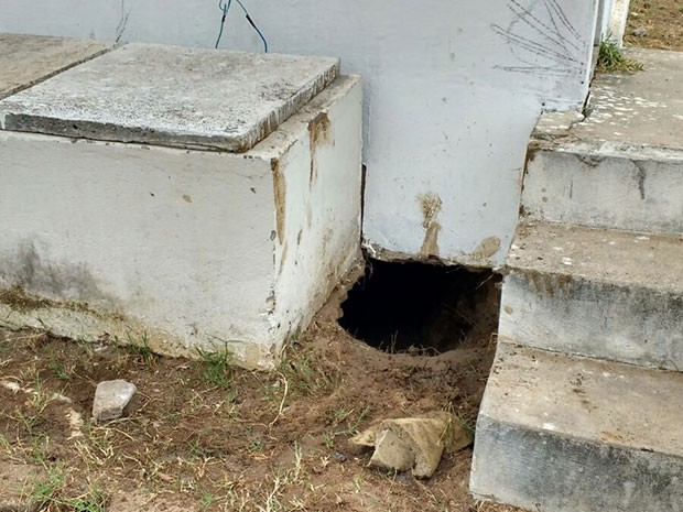 Túnel foi encontrado após revista na Cadeia Pública de Nova Cruz (Foto: G1)