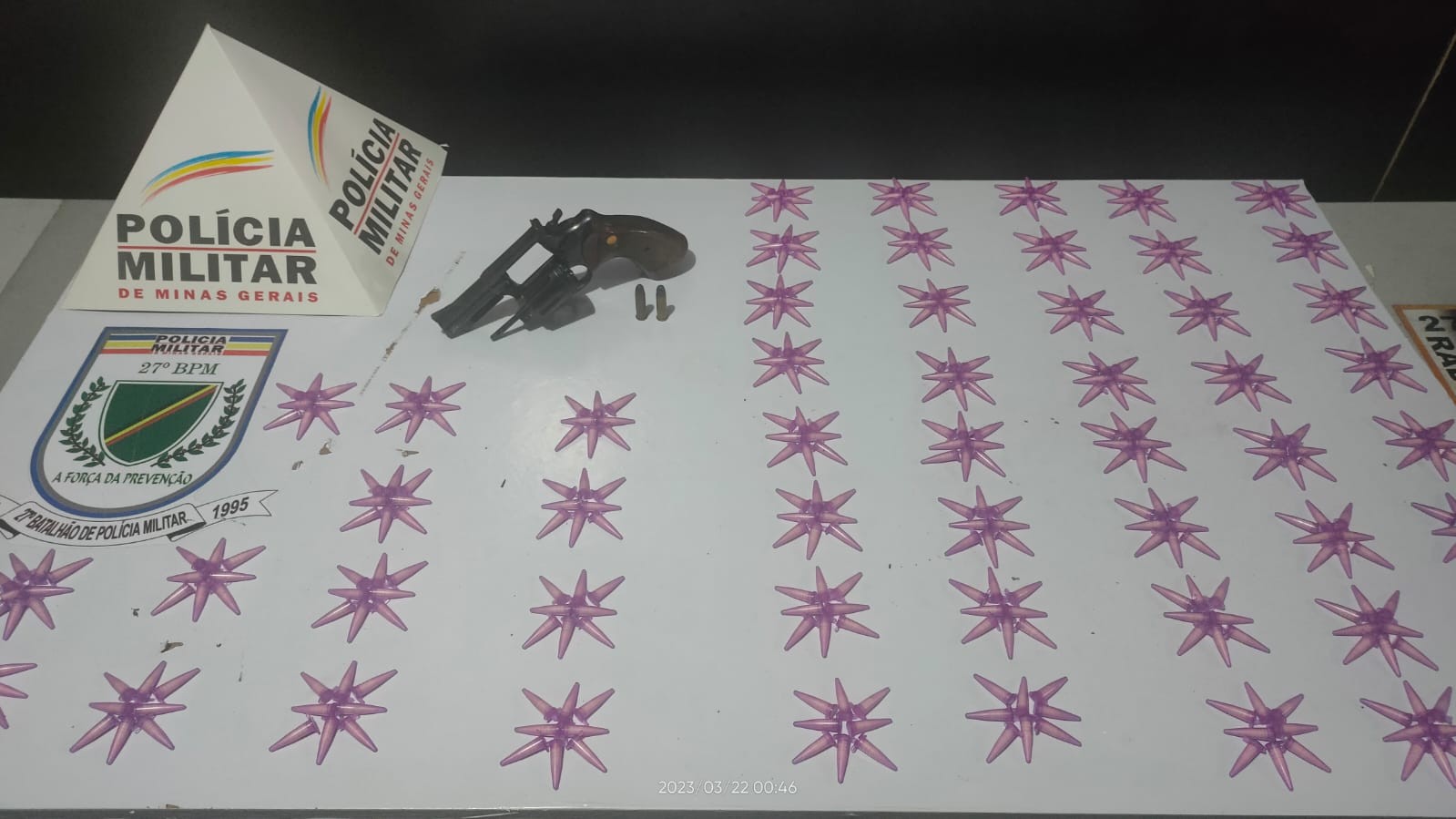 Dois são presos e mais de 420 pinos de cocaína apreendidos no Bairro Jardim Natal, em Juiz de Fora