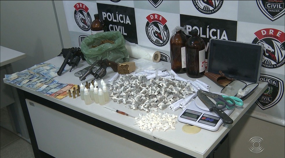 Material apreendido na ação da Polícia Civil desta terça-feira (26). — Foto: Reprodução/TV Paraíba
