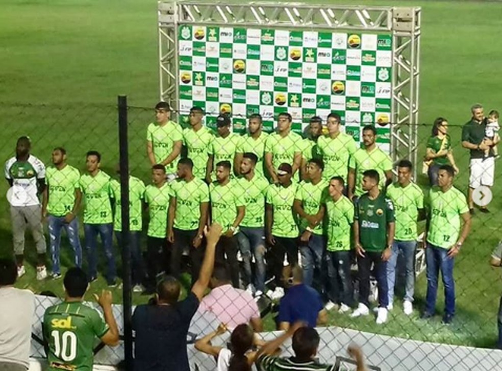 Elenco do Can�rio do Sert�o foi o �ltimo dos 10 clubes que v�o disputar o Paraibano a ser apresentado � Foto: Divulga��o/ Nacional de Patos
