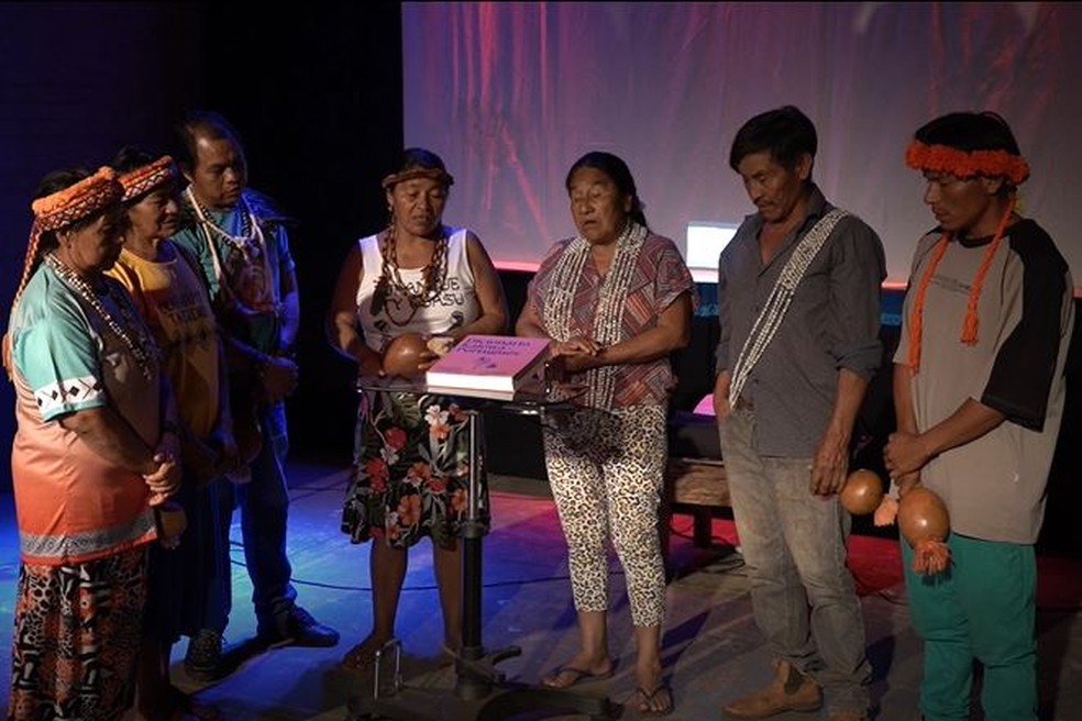 Dicionário Kaiowá-Português reúne mais de 582 páginas e 6 mil verbetes — Foto: Arquivo pessoal