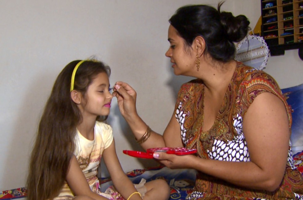 Laura Lunardi aproveita os momentos com a mãe nos concursos (Foto: Marlon Tavoni/EPTV)