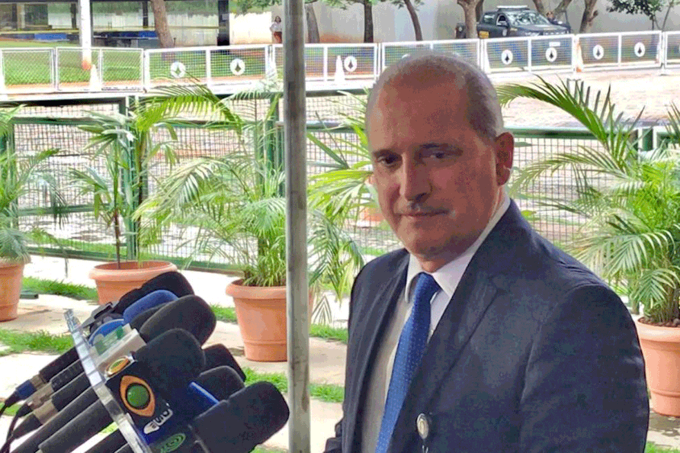 O futuro ministro Onyx Lorenzoni (Casa Civil) durante entrevista na sede do gabinete de transição, em Brasília — Foto: Gustavo Garcia / G1
