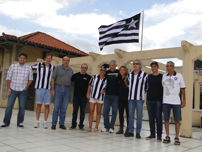 Botafogo bandeira (Foto: Divugação / Botafogo)