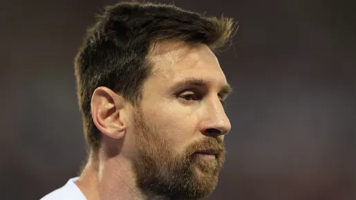 Messi tem pressa para definir futuro e se distancia do Barcelona, diz imprensa