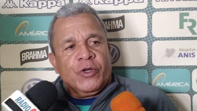 Hélio dos Anjos - técnico do Goiás (Foto: Emilio Botta / GloboEsporte.com)