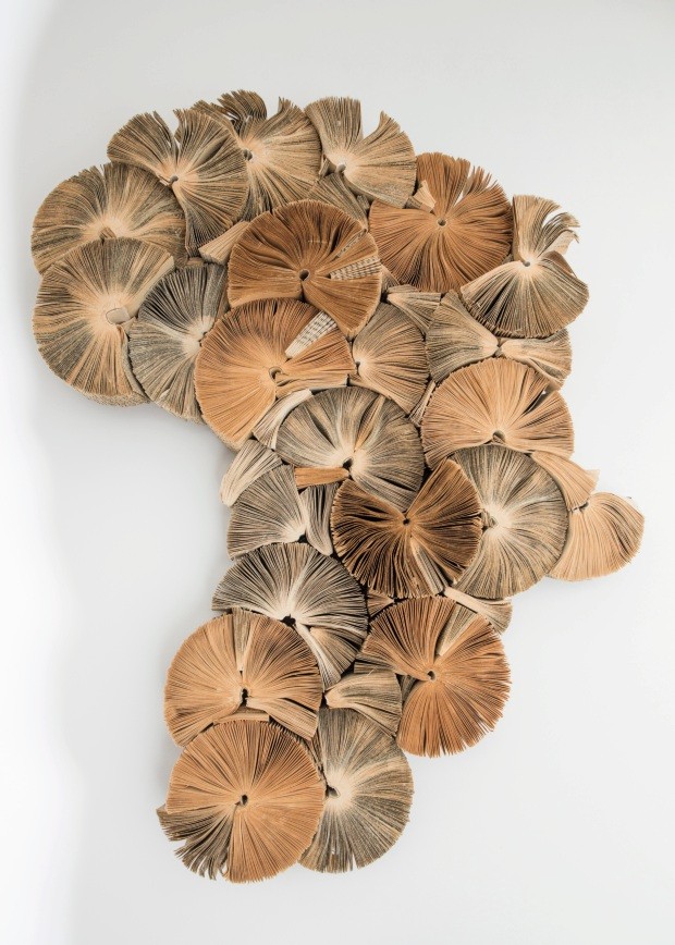 Estilo. Escultura de papel Africa reinvented, de Keri Muller (Foto: Eduardo Zappia / Editora Globo)