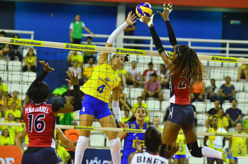 Brasil e República Dominicana jogaram nesta terça, em Manaus (Foto: Mauro Neto/Sejel)