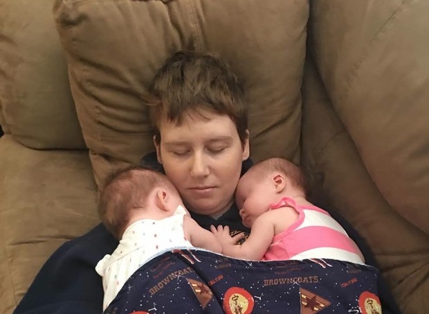 Kate e os bebês (Foto: Reprodução/ Facebook)
