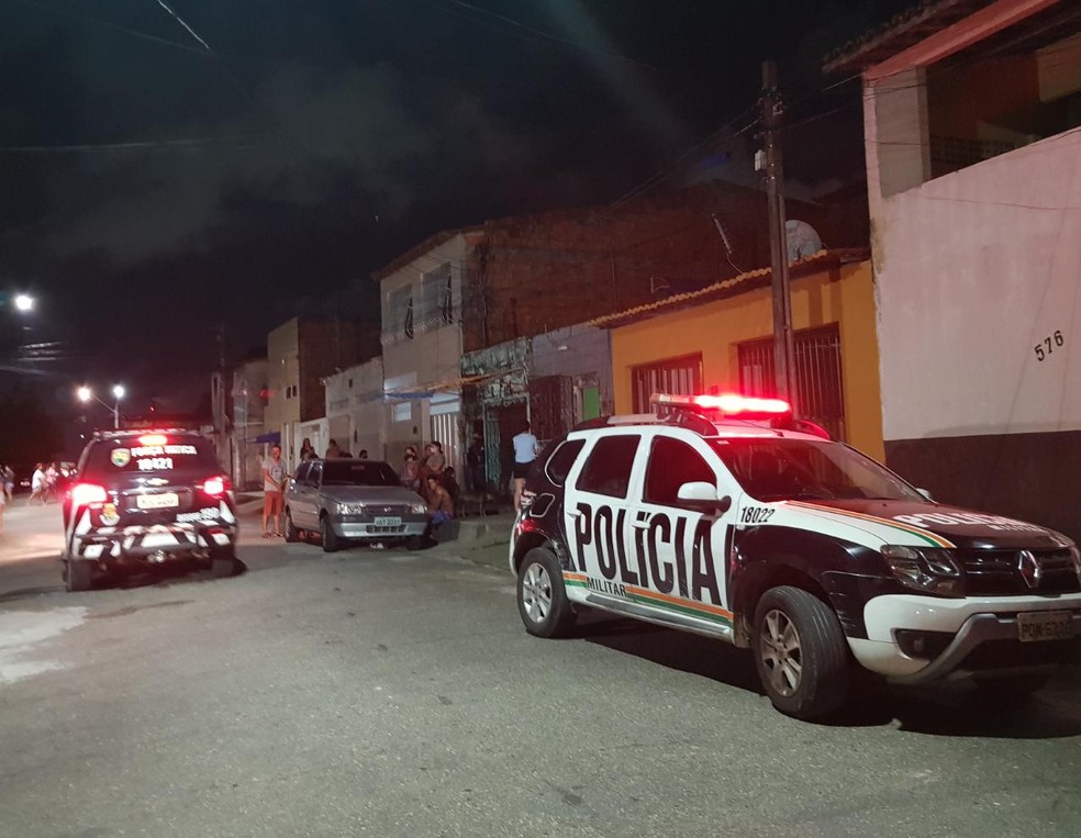 Caso ocorreu na Rua Natal, no Bairro Henrique Jorge, em Fortaleza — Foto: Rafaela Duarte