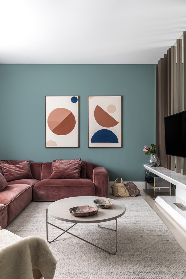Personalidade e mix de cores alegram casa de  235 m² (Foto: Eduardo Macarios)