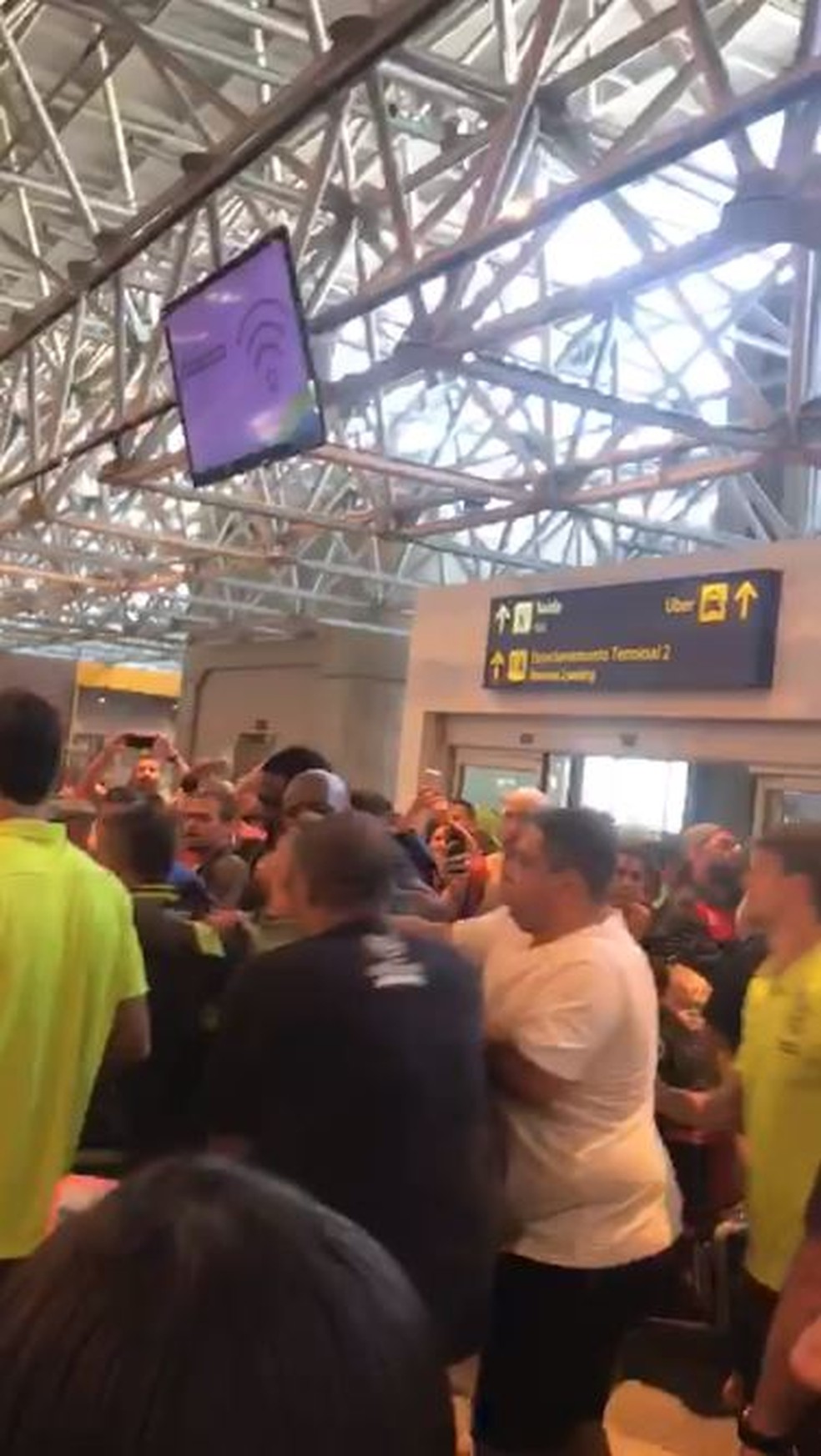 Protesto, Flamengo, aeroporto &mdash; Foto: Arquivo Pessoal