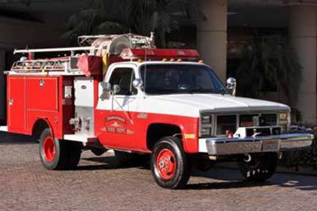 GMC Sierra 1986 (Foto: GMC Sierra 1986 customizado para ser um carro de bombeiros em Neverland)