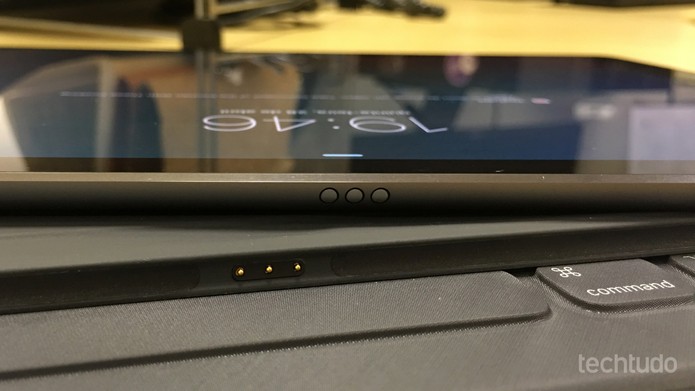 iPad Pro: detalhe do Smart Connector (Foto: Thássius Veloso/TechTudo)