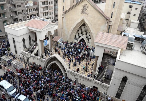 Atentado em igreja Mar Girgis, no Egito  (Foto: EFE/EPA/MOHAMED HOSSAM)