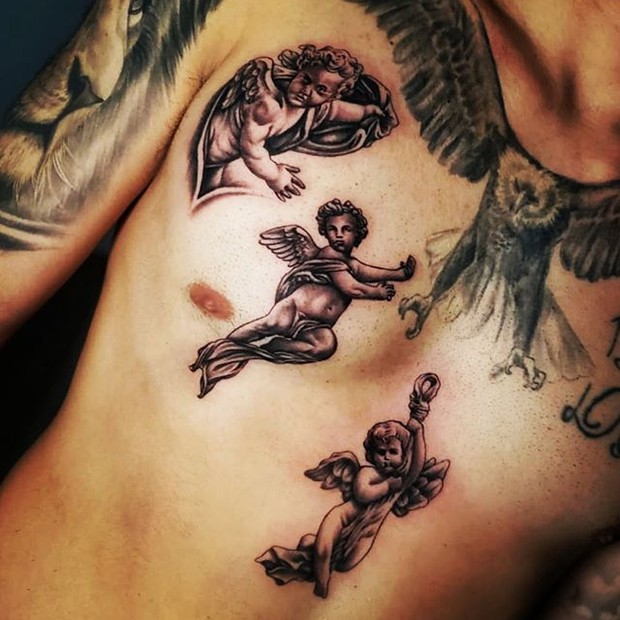 Pedro Scooby Completa Tatuagem Em Homenagem Aos Filhos E Desenha