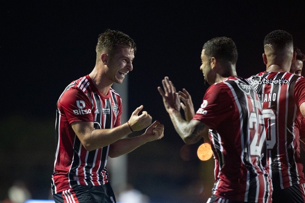 NOTAS DA PARTIDA: Rato se destaca com escanteios venenosos, e Galoppo vira artilheiro