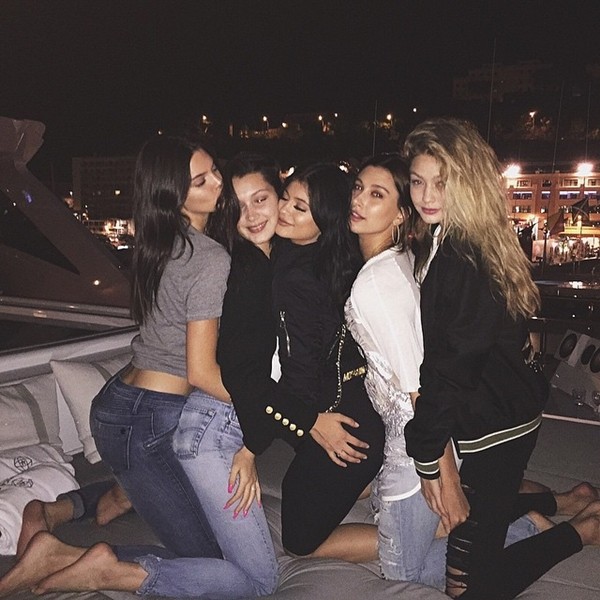 Kendall Jenner, Bella Hadid, Kylie Jenner, Hailey Baldwin e Gigi Hadid  (Foto: Instagram)