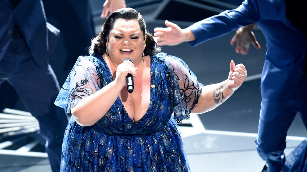 Keala Settle interpreta 'This is Me', trilha de 'O rei do show', no Oscar 2018 (Foto: Chris Pizzello/Invision/AP)