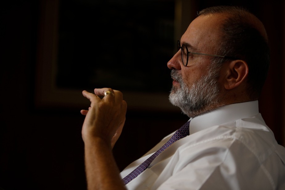 O ministro do STJ Sebastião Reis Jr. em seu gabinete