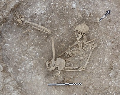 Ossos humanos de 2 mil anos e sacrifícios de animais são achados na Inglaterra