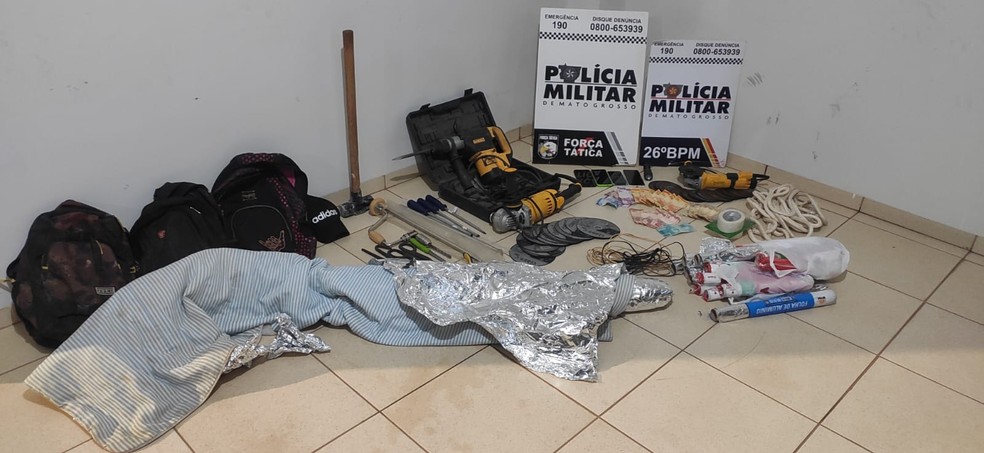 Materiais usados para abertura de cofres foram apreendidos pela polícia — Foto: Polícia Militar
