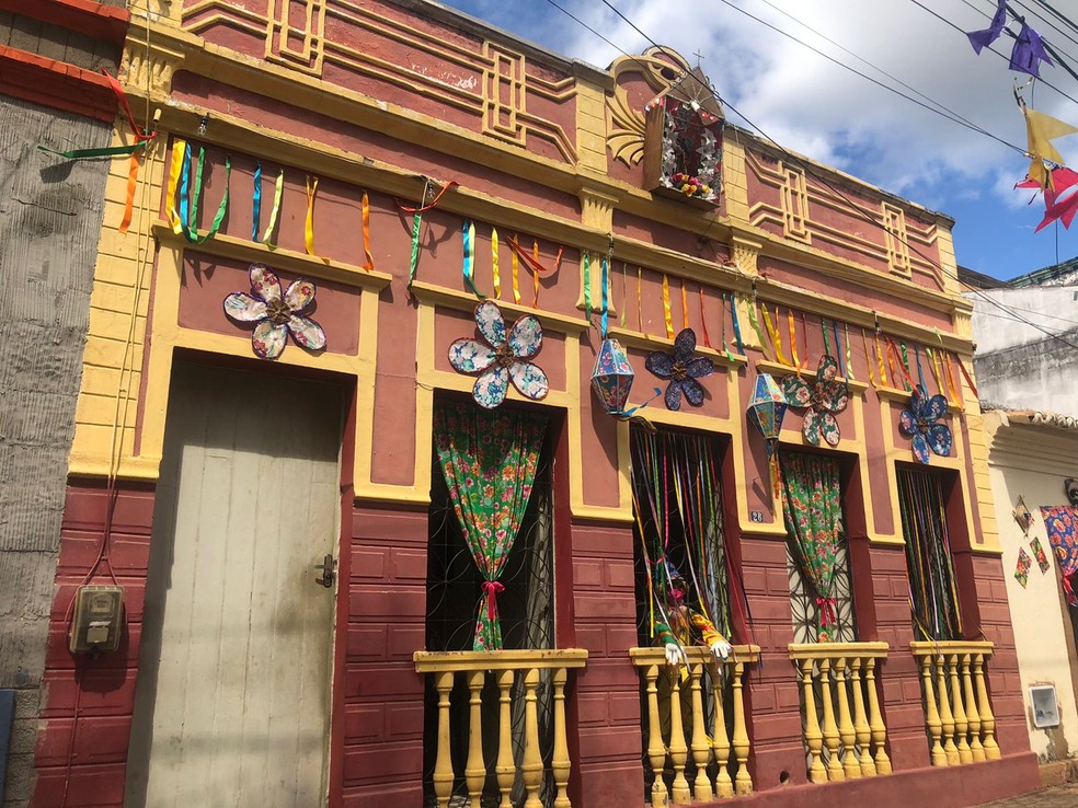 Prédio decorado para a festa em Barbalha — Foto: Patrícia Silva/TV Verdes Mares