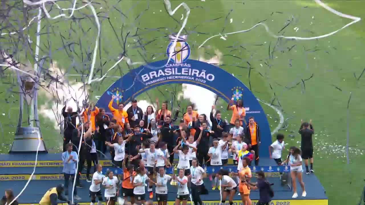 Confira a festa do Corinthians após o título do Brasileirão feminino