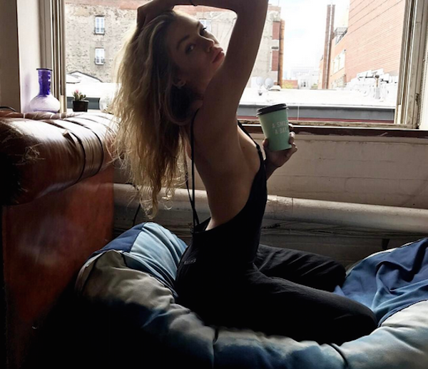 A modelo Stella Maxwell (Foto: Instagram)
