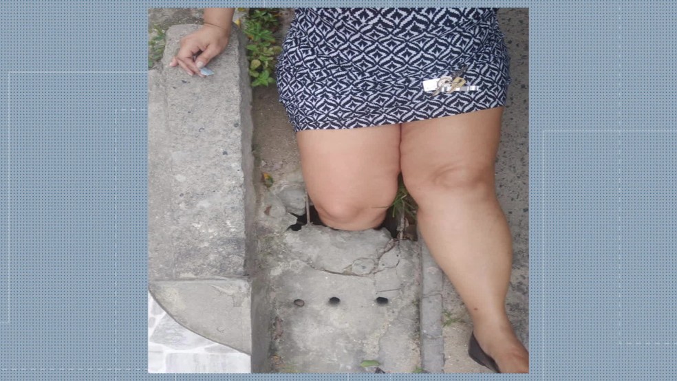 Perna direita de mulher ficou presa por 1h30. â€” Foto: ReproduÃ§Ã£o / Tv Globo