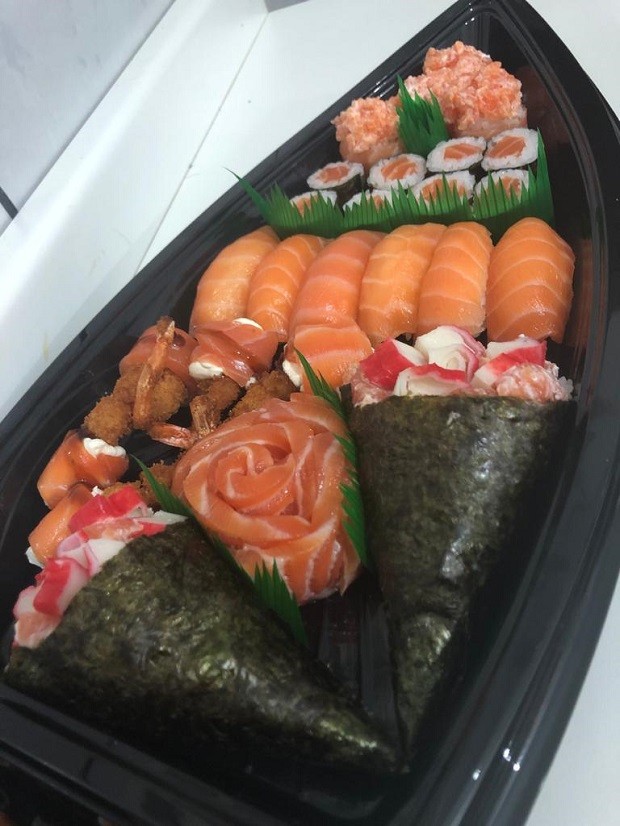 Ama comida japonesa? Garanta seus pratos preferidos com frete grátis e  entrega rápida. - Shopping Guararapes