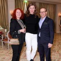 Fiona Hayes, diretora de arte da Condé Nast International, Anita Gigovskaya, presidente da Condé Nast Russia, e Jonathan Newhouse
