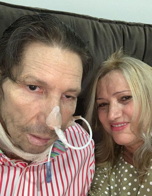 Asa Branca tem sido cuidado em casa por sua mulher, Sandra, desde alta de hospital do Câncer (Foto: Arquivo pessoal)