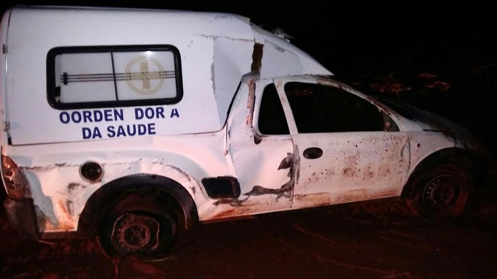 Jovem de 15 anos furtou e capotou a ambulância da Prefeitura de Paulicéia (Foto: Polícia Civil/Cedida)
