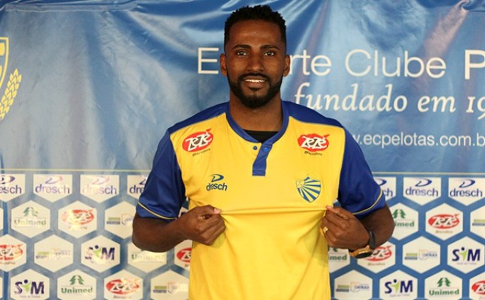 Reinaldo Silva está disputando a divisão de acesso do Gauchão pelo Pelotas; volante chega ao Globo FC nesta segunda (Foto: Bruno De La Rocha)