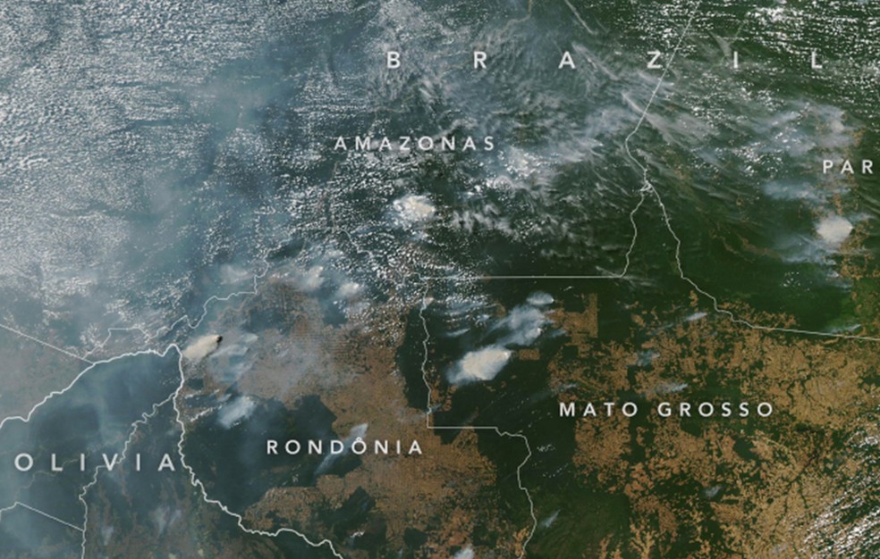 Imagem de satélite da Nasa mostra fumaça de incêndio sobre estados da Amazônia em agosto de 2019 — Foto: Nasa