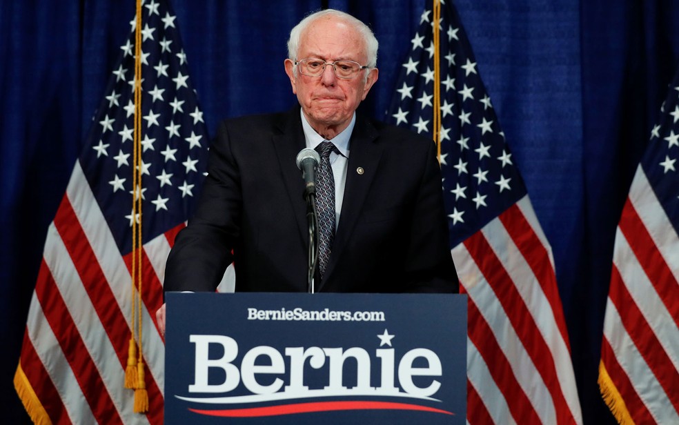 O senador e pré-candidato democrata Bernie Sanders, durante entrevista coletiva em Burlington, Vermont, no dia 11 de março — Foto: Reuters/Lucas Jackson
