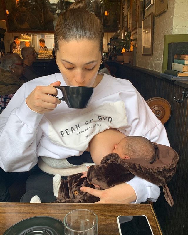 Ashley Graham com o filho (Foto: Reprodução/Instagram)