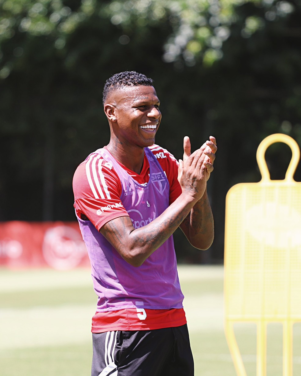 Arboleda volta a treinar com o elenco e pode reforçar São Paulo nas quartas do Paulistão