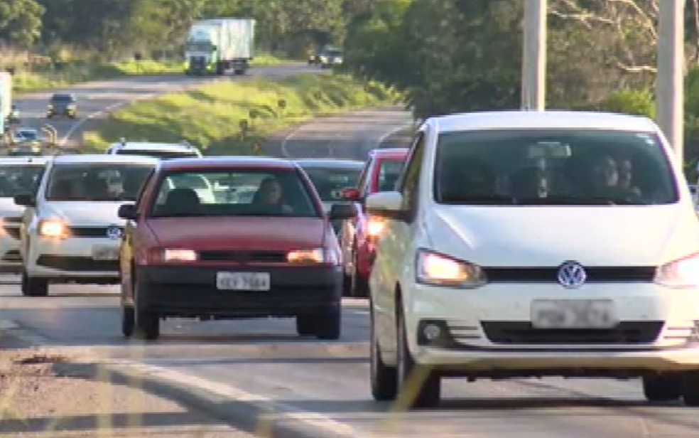 Carros veículos trânsito Goiânia Goiás IPVA — Foto: Reprodução/TV Anhanguera