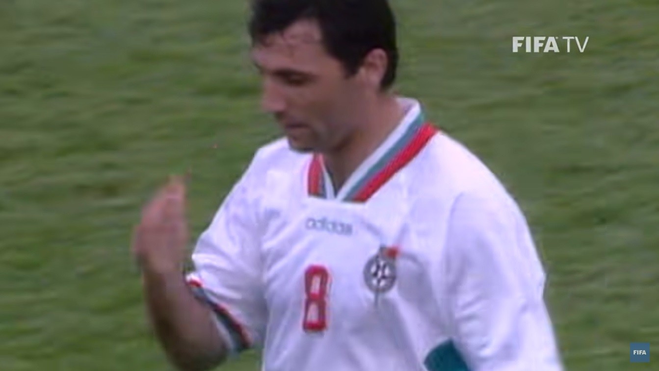 Hristo Stoichkov, artilheiro da Copa de 1994, conduziu a história campanha da Bulgária até a semifinal — Foto: Reprodução/Fifa TV