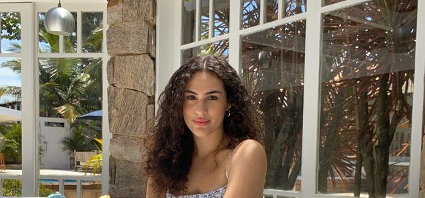 Filha de Renato Aragão, Livian aparece de biquíni e recebe elogios (Foto: Reprodução/Instagram)