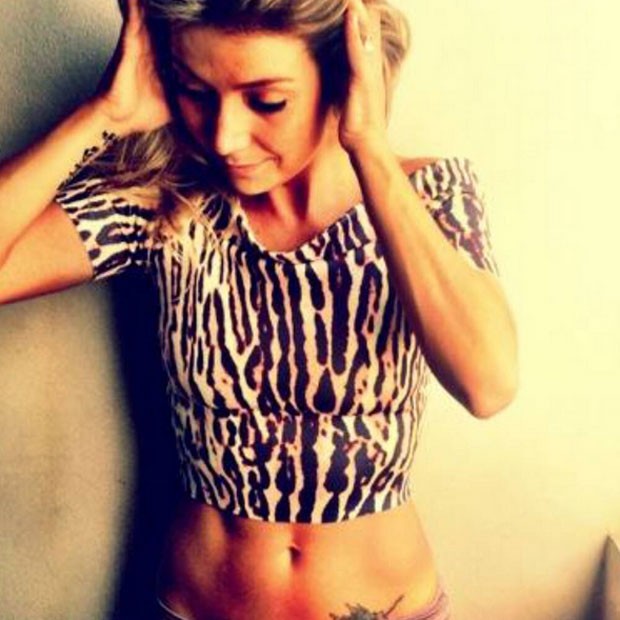 Luiza Possi exibe barriga sarada com tattoo estratégica (Foto: Reprodução/Instagram)