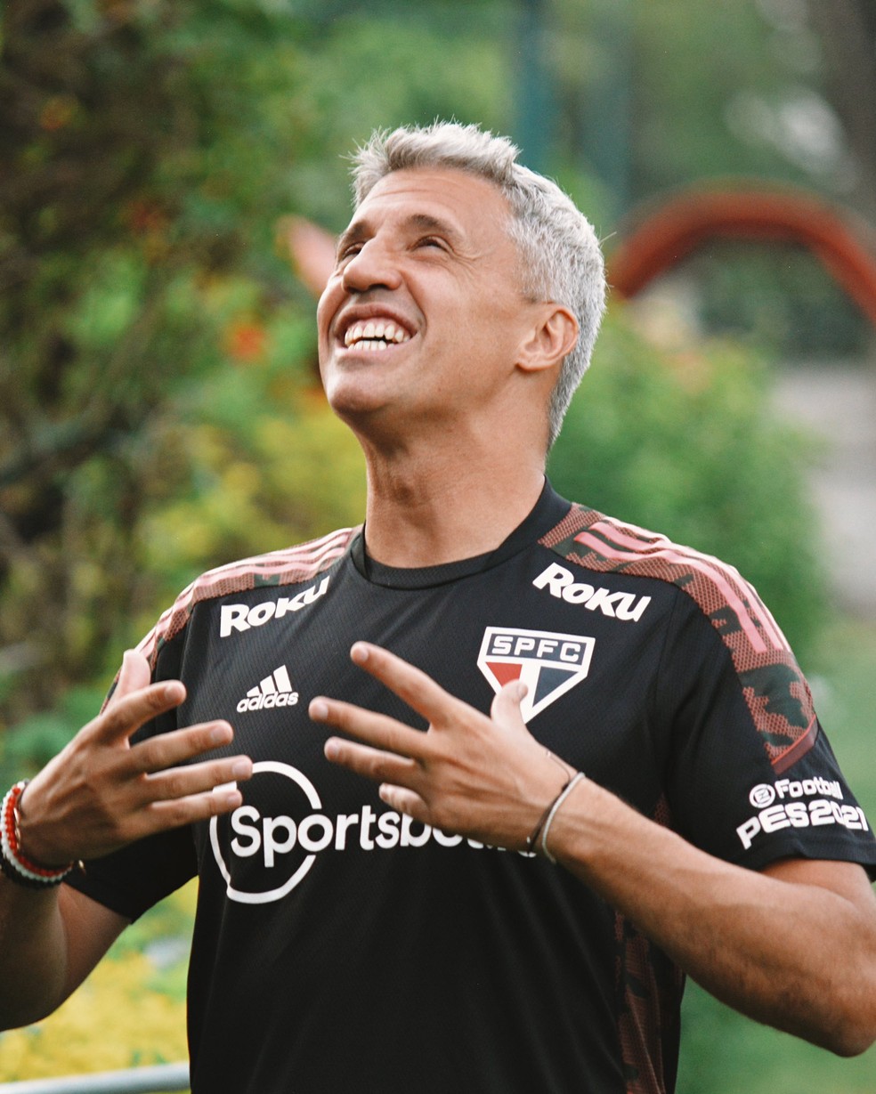 Hernán Crespo no treino do São Paulo — Foto: Erico Leonan / saopaulofc