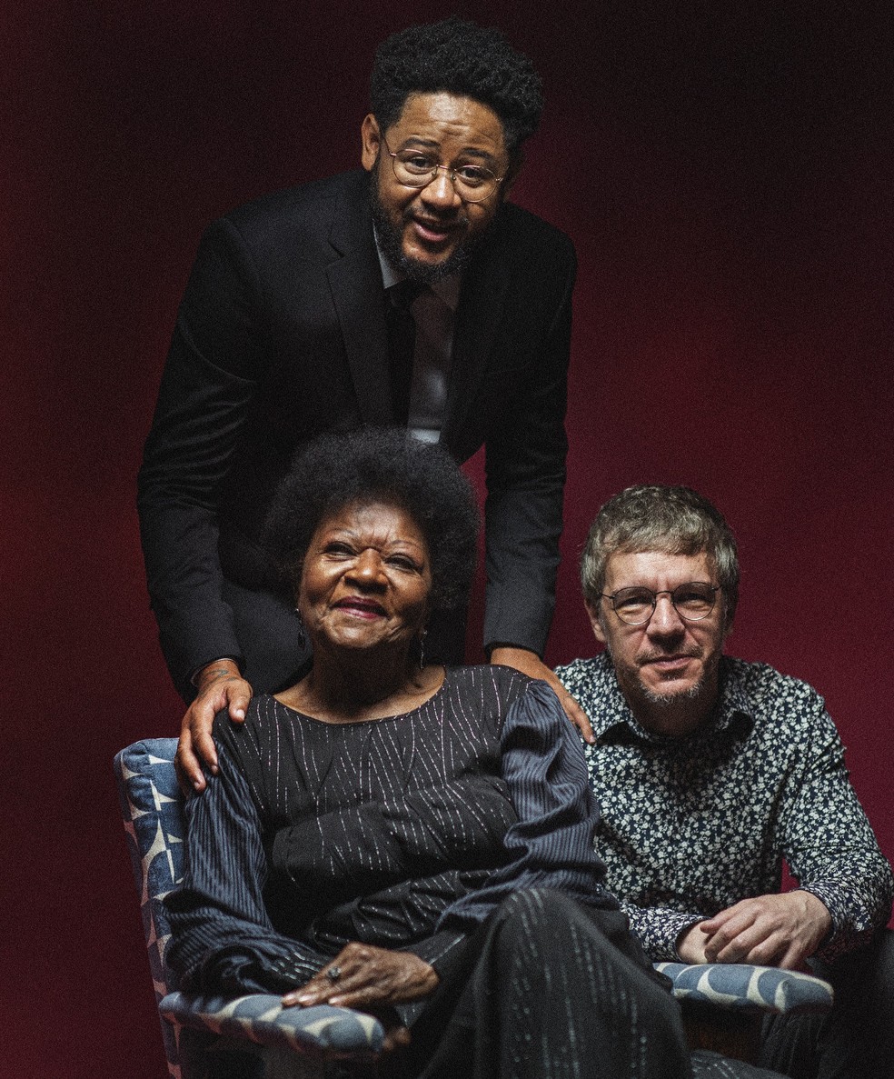 Ala&iacute;de Costa, Emicida e Marcus Preto &mdash; Foto: &Ecirc;nio Cesar