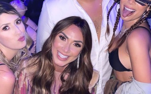 Dani Calabresa celebra 40 anos com Anitta e Nicole Bahls em Miami