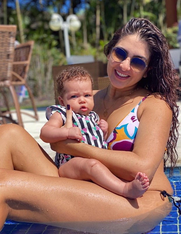 Yasmin Garcez e a filha, Amora (Foto: Reprodução/Instagram)